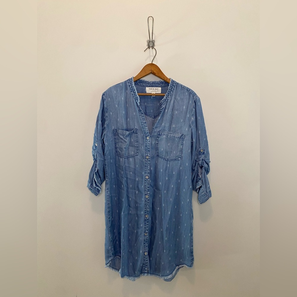 Anthropologie Cloth & Stone Light Wash Distressed Denim Shirt
